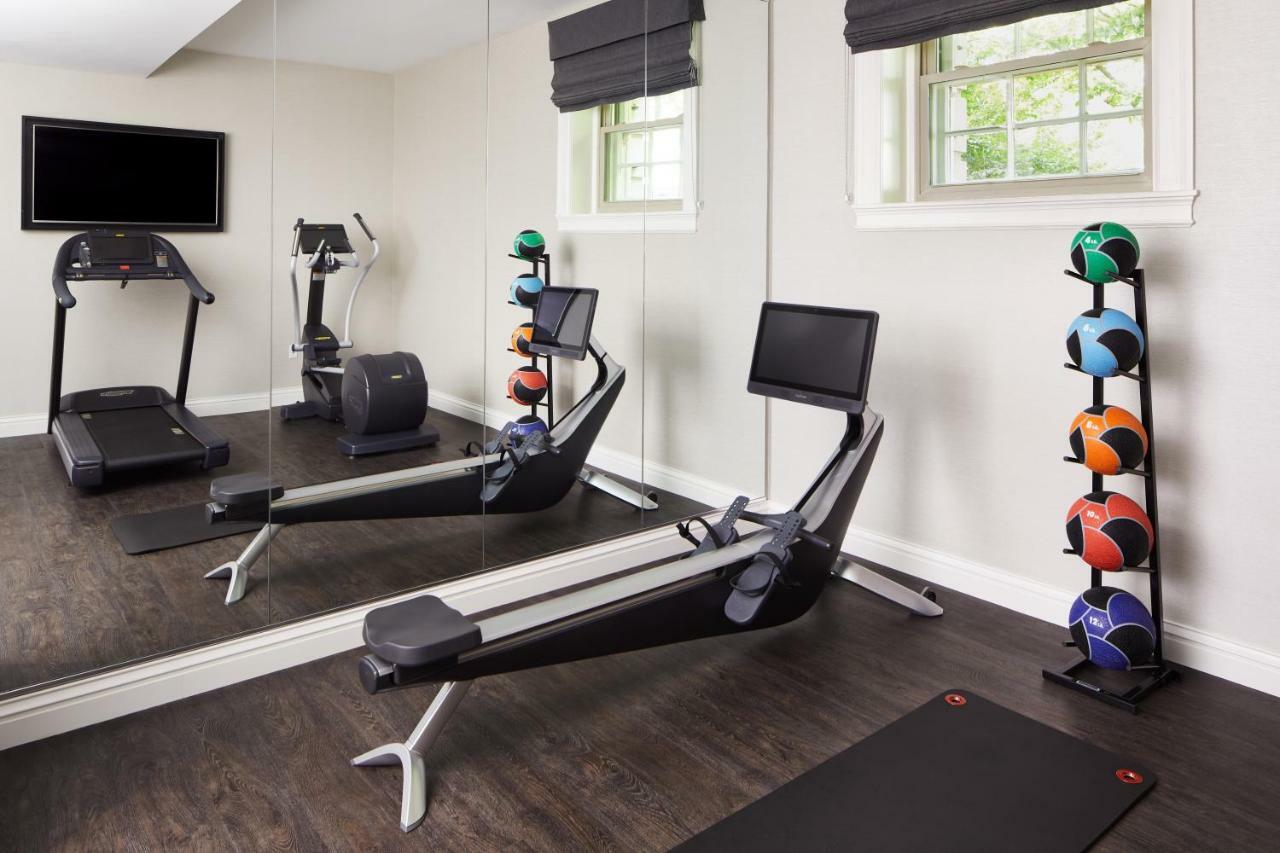 The Whitney Hotel Бостон Экстерьер фото A home gym
