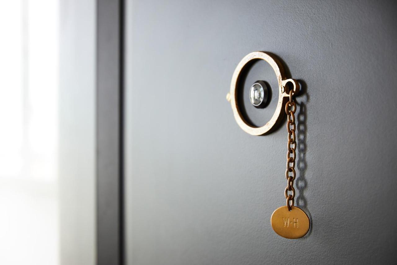 The Whitney Hotel Бостон Экстерьер фото A safe with a key