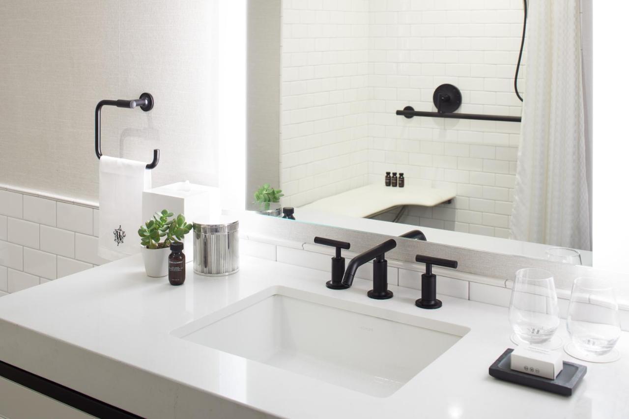 The Whitney Hotel Бостон Экстерьер фото Bathroom fixtures